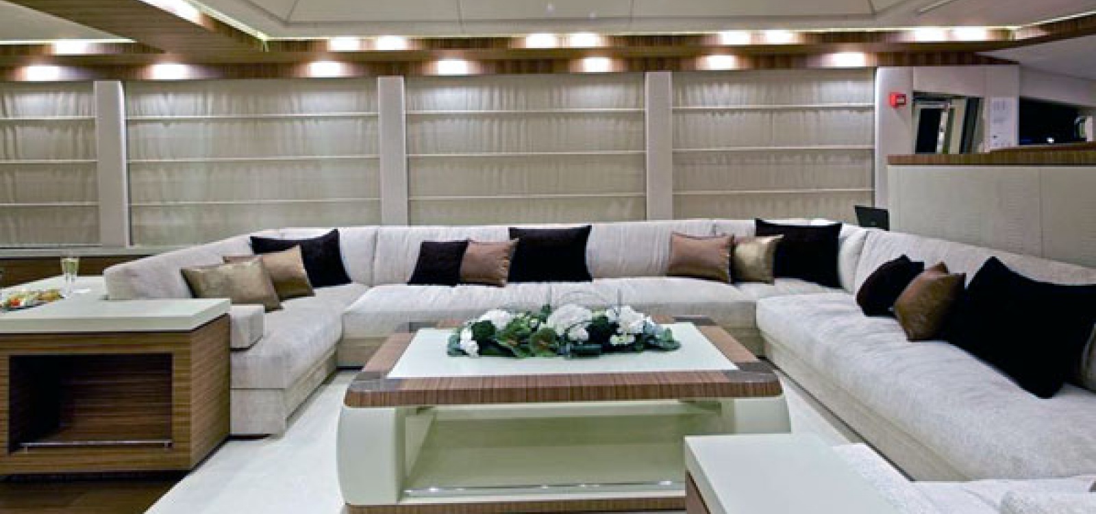 5 Rooms, Motor Yacht, For Charter, 8 Bathrooms, Listing ID 1042