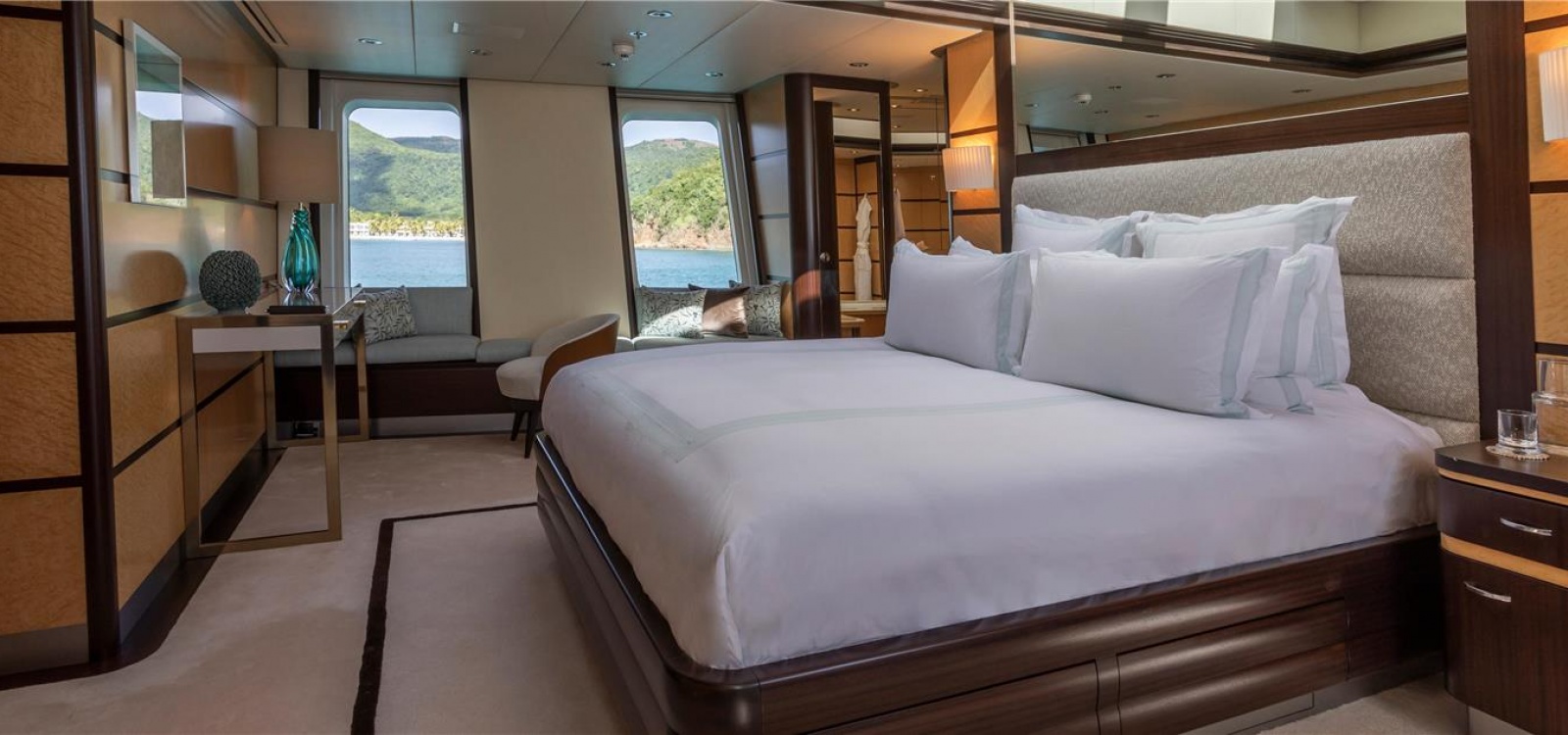 5 Rooms, Motor Yacht, For Charter, 11 Bathrooms, Listing ID 1079